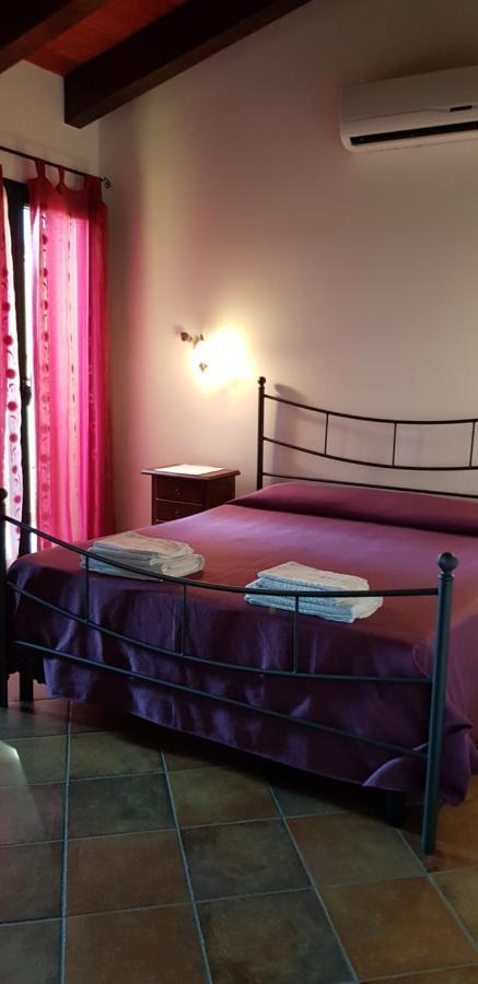 مبيت وإفطار SantʼAntìoco Bed & Breakfast S' Accorru المظهر الخارجي الصورة